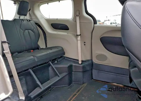 2018 Chrysler Pacifica Touring L z USA, uszkodzony, nr VIN 2C4RC1BG8JR314923